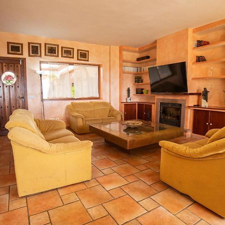 Villa Cantares Malaga Exterior photo